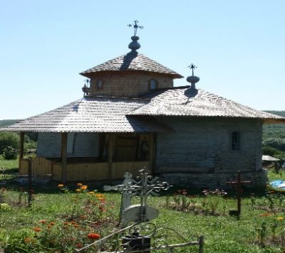 Biserica de lemn de stejar „Sfinţii Arhangheli” Agafton