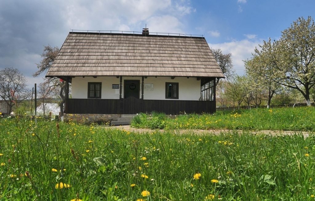 Casa memorială „Ciprian Porumbescu” din localitatea Ciprian Porumbescu