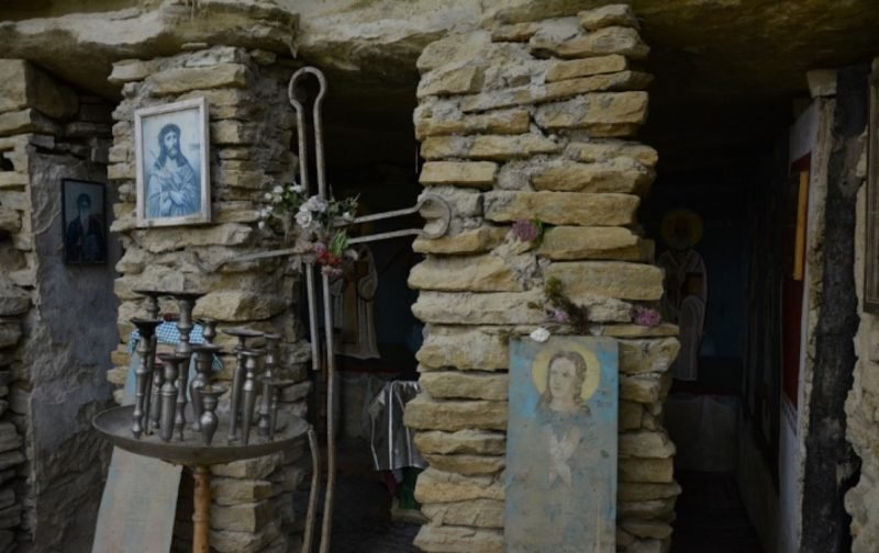 Foto: Peștera Sfântul Onufrie, Vorona