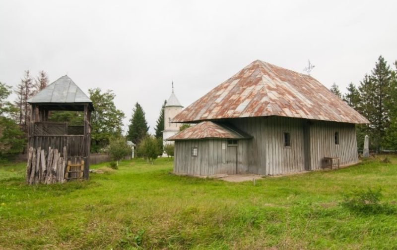 Foto: Biserica de lemn „Sf. Nicolae” Havârna