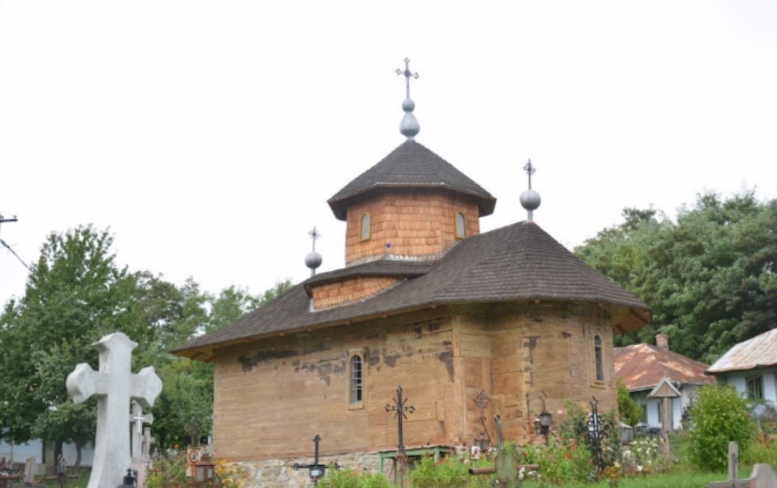 Biserica de lemn „Sf. Voievozi” Agafton