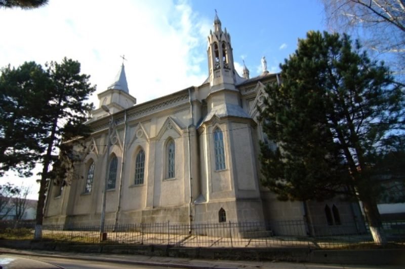 Foto: Biserica Romano-Catolică „Nașterea Sf. Ioan Botezătorul” Botoșani