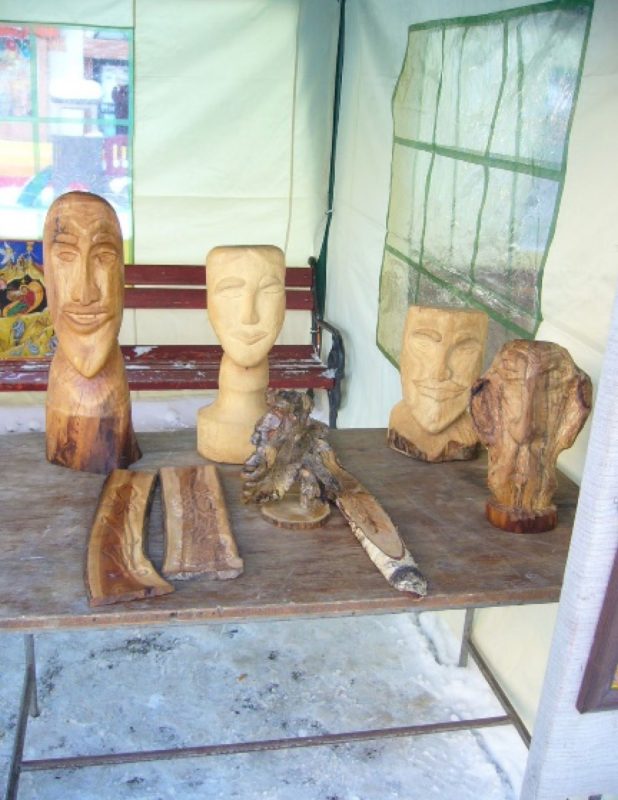 Foto: Marcel Apalaghiei — sculptură în lemn